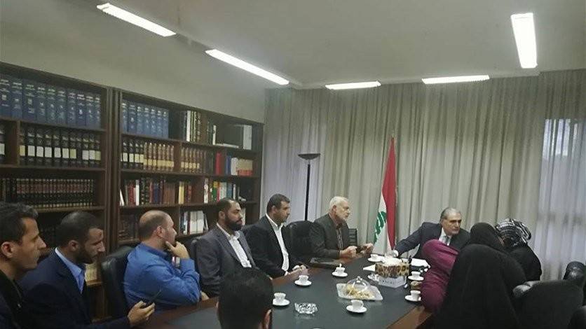 جريصاتي يؤكّد لأهالي الموقوفين أنّ عون وبري والحريري يريدون العفو العام
