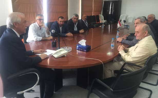 زعيتر بحث ووفد من مُزارعي البطاطا
ملف الصادرات وتأمين أسواق جديدة