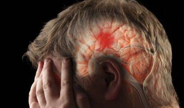 مشاهدة الأفلام الإباحية تتلف خلايا الدماغ