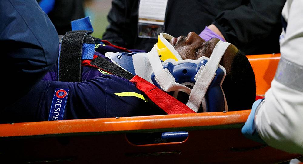 بالفيديو... لاعب إيفرتون يتعرض لإصابة مروعة كادت أن تفقده حياته