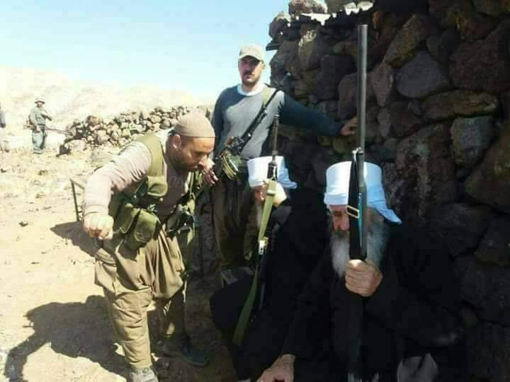 فيديو وصور: تفجيران إنتحاريان وهجوم للنصرة بدعم اسرائيلي
 #حضر تقاوم بمشايخها وشبابها في معارك شرسة!