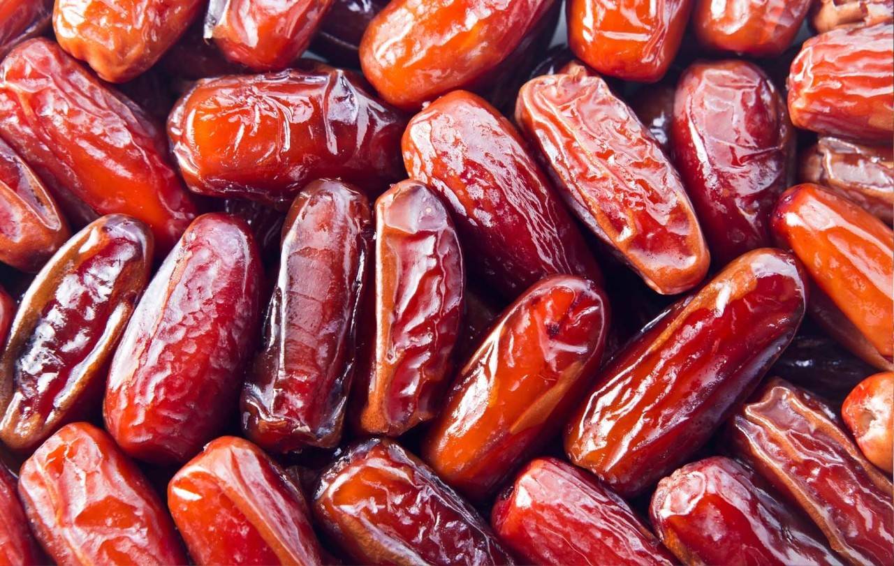 تناولت التمر قبل الزفاف 3 مرات يوميا ولمدة شهر.. ثم!