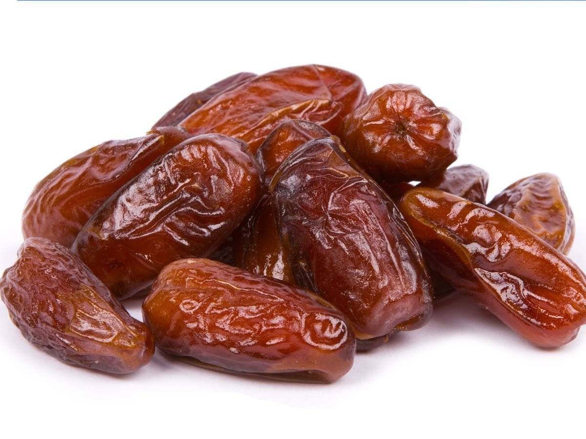 فوائد أكل سبع تمرات على الريق