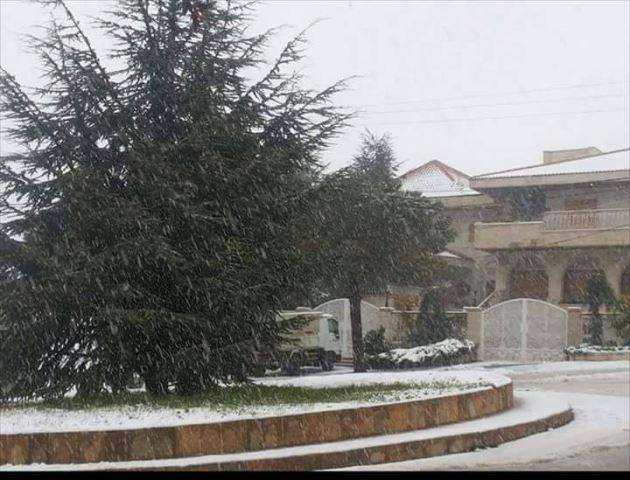 بالصور: الثلج في إهدن!
