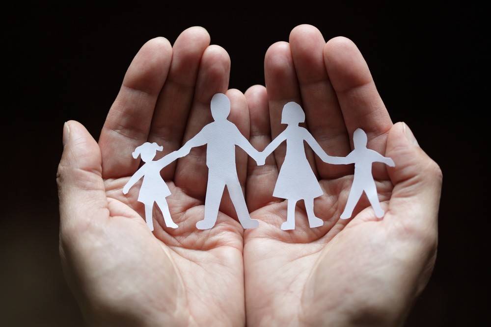 كيف تُوقِف طفلك عن مقاطعة حديثك؟