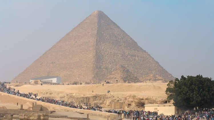 وزير الآثار المصري يكشف عن تفاصيل الاكتشاف الجديد في هرم "خوفو"