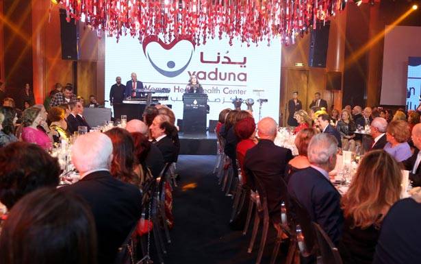 اللبنانيّة الأولى شاركت في عشاء مؤسسة «يدنا»
سليمان للبنانيات: لن نوفر جهداً لإحاطتكن العناية