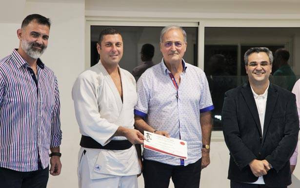 بحضور الأب انطون والحجل والهاشم وسعادة ولويس ودياس
دورة ناجحة للمدربين الوطنيين في الايكيدو على مدى يومين في نادي اللويزة
والاتحادان اللبناني والفرنسي يحضّران لتوقيع بروتوكول تعاون ثنائي