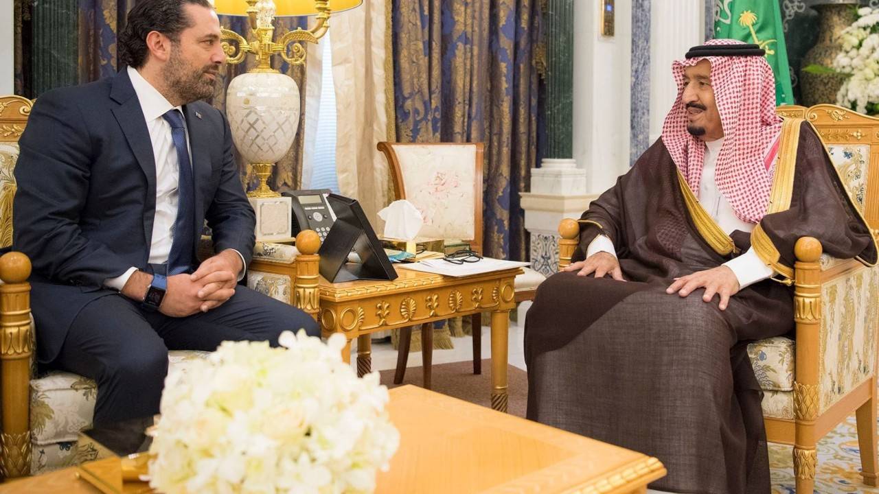 "فايننشال تايمز": الحريري "ضعيف".. ومقربون يكشفون من أجبره على الاستقالة