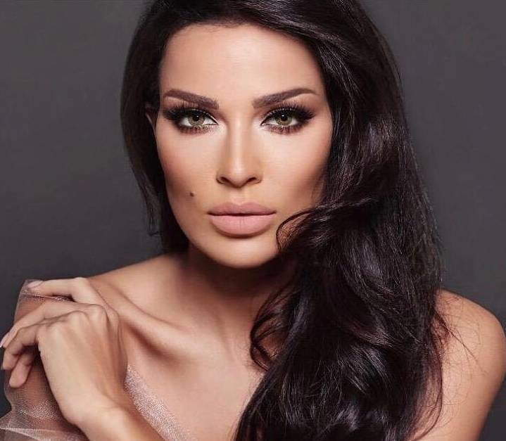 بالصورة.. نادين نجيم برفقة نجم كرة عالميّ في دبي!