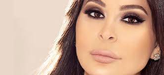 إليسا بإطلالة تفيض أنوثة في باريس.. لن تتوقعوا كم يبلغ ثمنها!