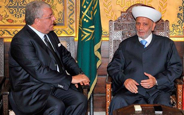 المشنوق : لديّ انطباع أنّ الحريري سيعود خلال أيّام
المفتي لم يُلغِ لقاءاته : لا زيارة للسعوديّة أصلاً