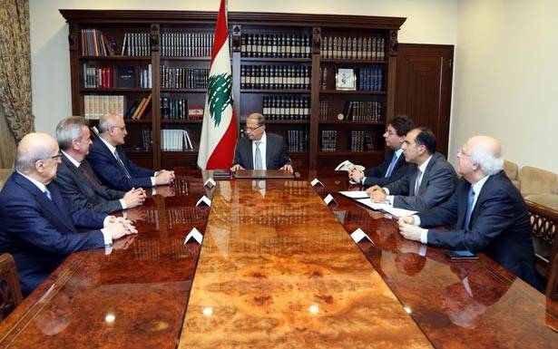 رئيس الجمهوريّة ترأس اجتماعاً مالياً في بعبدا
عون : حركة طبيعيّة شهدتها الأسواق الماليّة
خليل : لبنان قادر على استيعاب كلّ التطورات