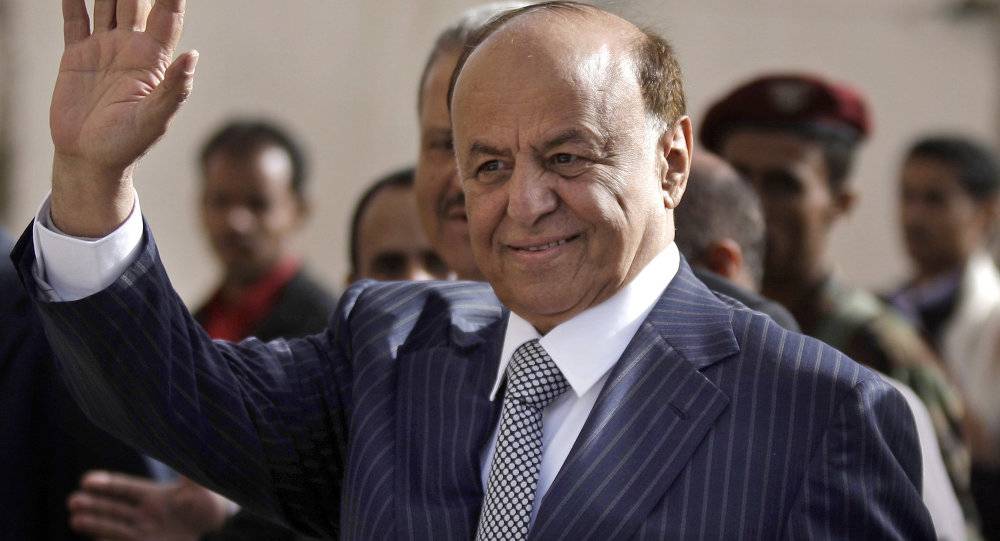 بعد الحديث عن منعه من مغادرة السعودية.. هادي يظهر مع بن سلمان (صور)