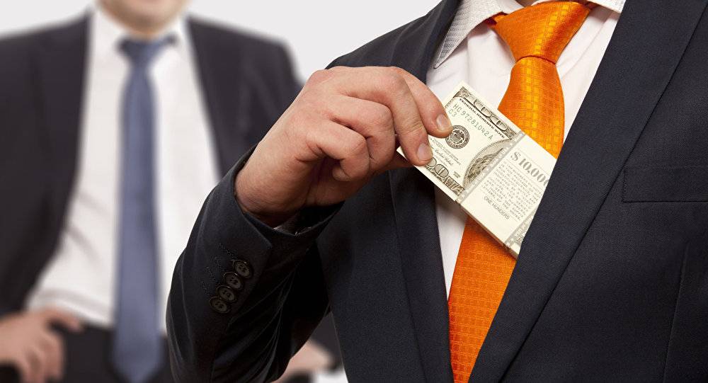 الإمارات الأولى وسوريا الأخيرة... تعرف على سباق الرواتب في الدول العربية