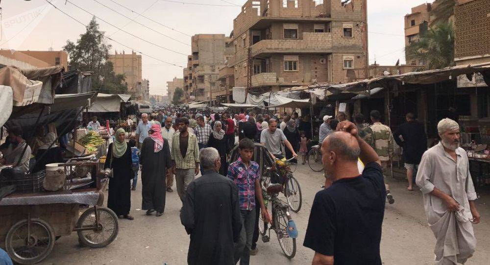 المهجرون في دير الزور يتحضرون للعودة إلى أحيائهم (فيديو)
