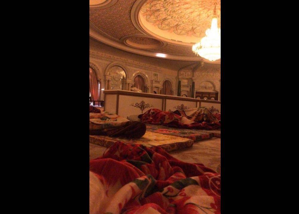 هذا ما يحدث داخل فندق 