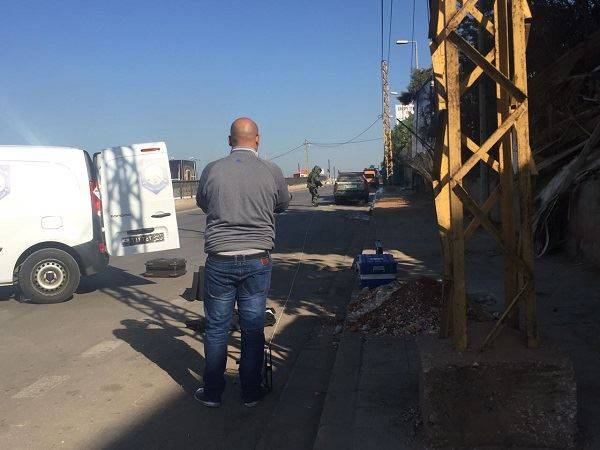 الإشتباه بحقيبة على طريق المطار