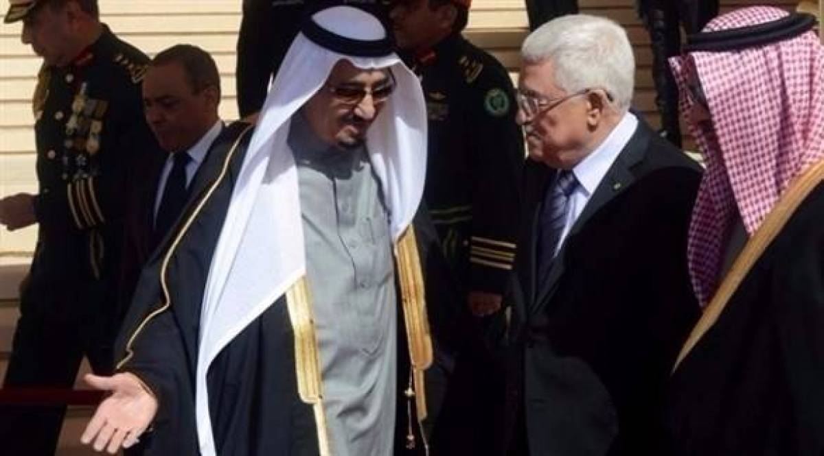 موقع إسرائيلي: السعودية تخيّر عباس بالعرض الأمريكي أو الاستقالة