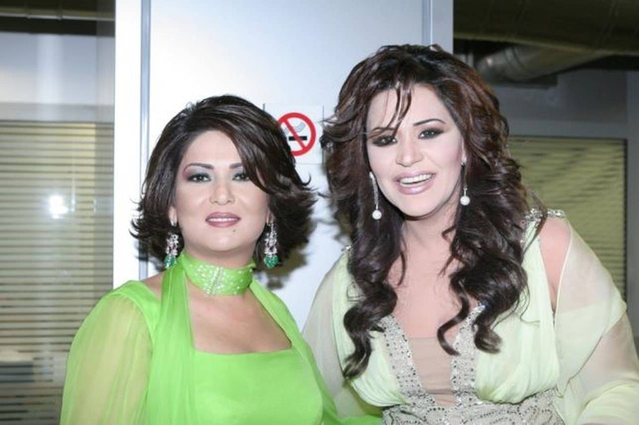 خمّنوا من أكبر سناً أحلام أم نوال... وهذا سبب الخلاف الأول بينهما !