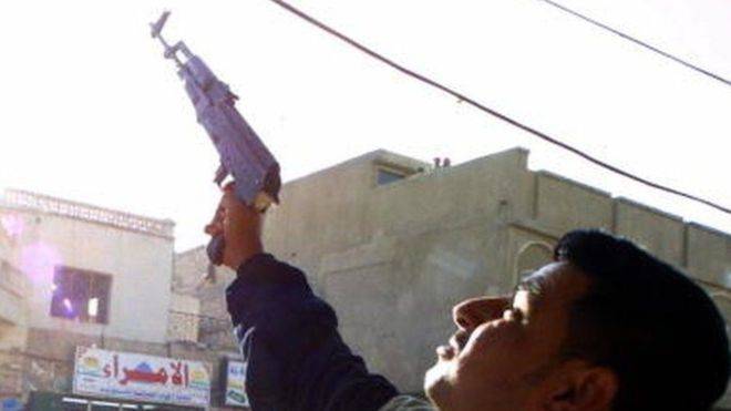 إصابة عريس بطلق ناري في خصيتيه في حفل زفافه