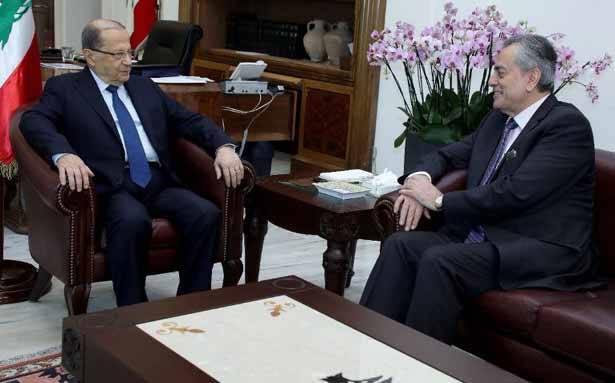 أبلغ البخاري رفض طريقة الإستقالة .. وطالبه بعودة الحريري
رئيس الجمهوريّة استقبل السفراء العرب ومجموعة الدعم :
لجلاء ظروف رئيس الحكومة وفقـــاً للإتفاقات الدوليــّة