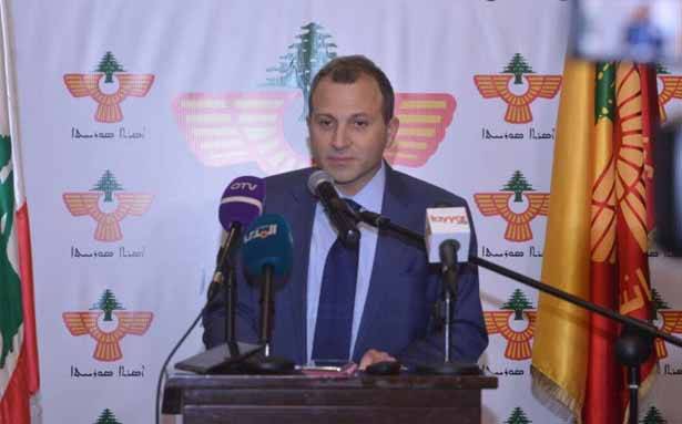 ناشد المغتربين التسجيل للمشاركة في الإنتخابات
باسيل في عشاء «الرابطة السريانيّة»:
إخترنا من يُمثلنا ونحن من يُقرّر إزاحتهم أم لا