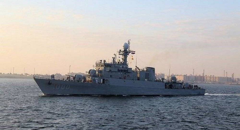 كوريا الجنوبية تهدي مصر طراد "جينجو"