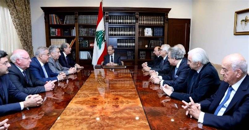 عون: انتظر عودت الحريري للبحث في موضوع الاستقالة