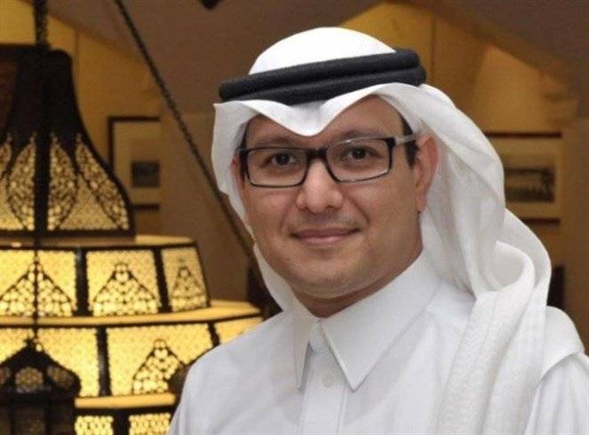 بالصورة - القائم بأعمال السفارة السعودية في لبنان يسخر من اللبنانيين!