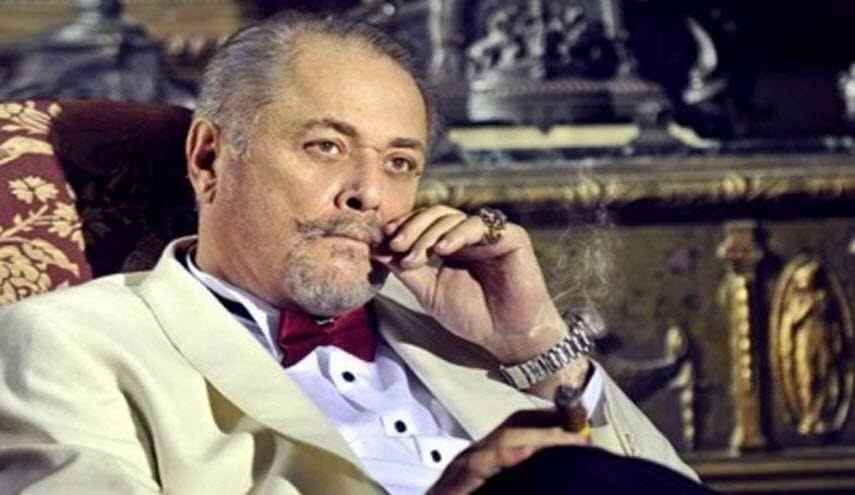 في ذكرى وفاة محمود عبد العزيز.. الجمهور يتداول صور قبره!