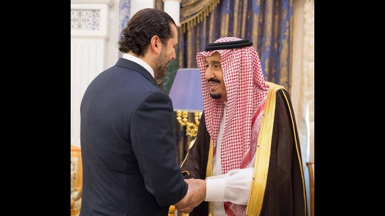بالفيديو: الرئيس الحريري وخادم الحرمين وحديث جانبي