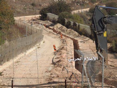 بالصور: الجيش الإسرائيلي يمدّ شبكة عند الحدود اللبنانية