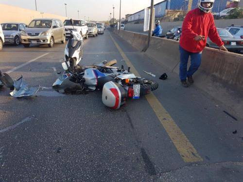 بالصور.. قُطع رأسه على طريق المطار