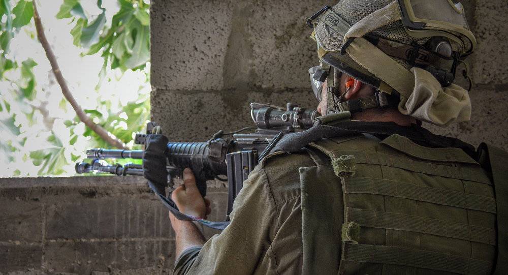 الجيش الصهيوني يطلق النار على فلسطيني شمال الخليل