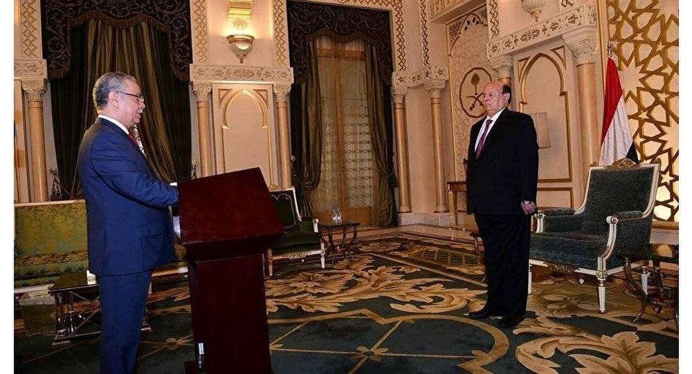 محافظ عدن يقدم استقالته احتجاجا على "الفساد"