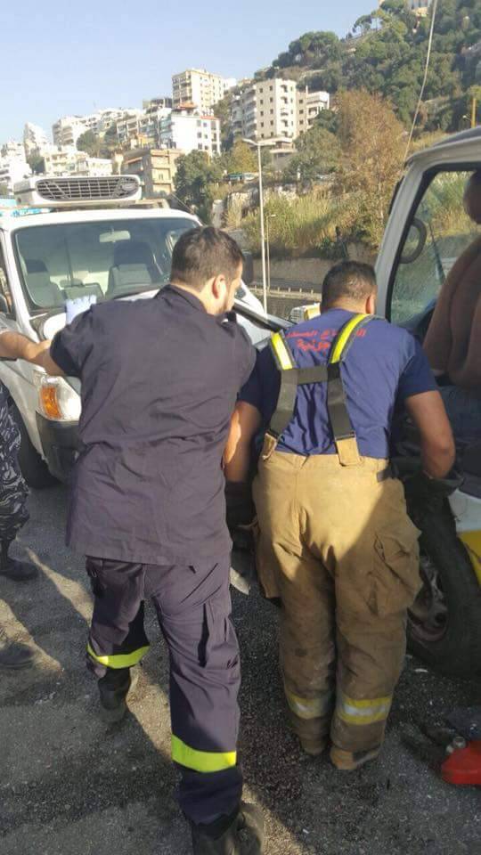 جريحان في حادث سير على الطريق البحرية في زوق مصبح