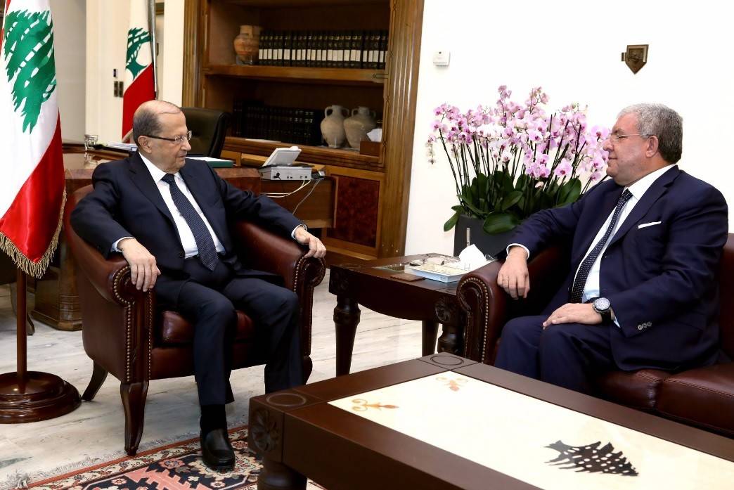 المشنوق التقى عون: العنوان الرئيسي حتى صباح غد هو عودة الحريري