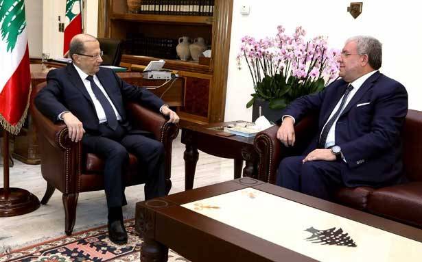 عون استقبل وزير الدفاع وتلقى برقيّات تهنئة
المشنوق : تضامن اللبنانيين أكبر من أيّ جهة خارجيّة قد تُؤثّر عليهم