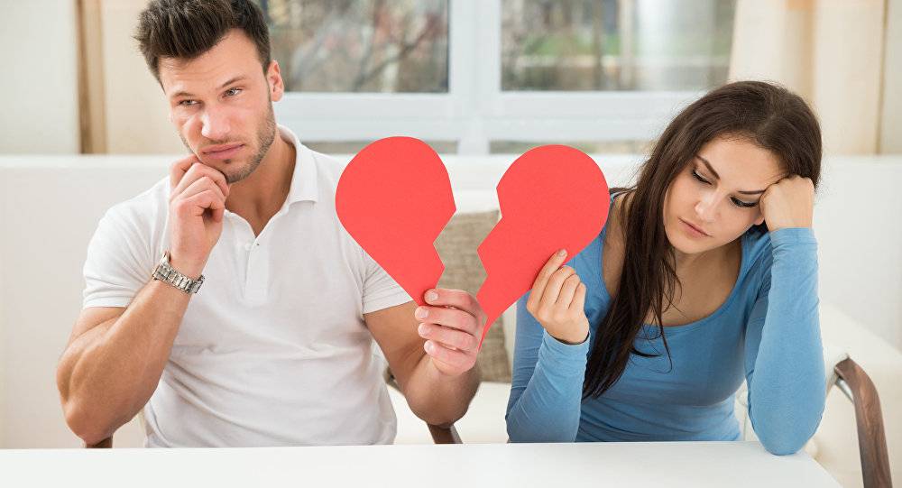 فيديو- رجل تركي يحتفل بطلاقه من زوجته بطريقة غريبة جدا