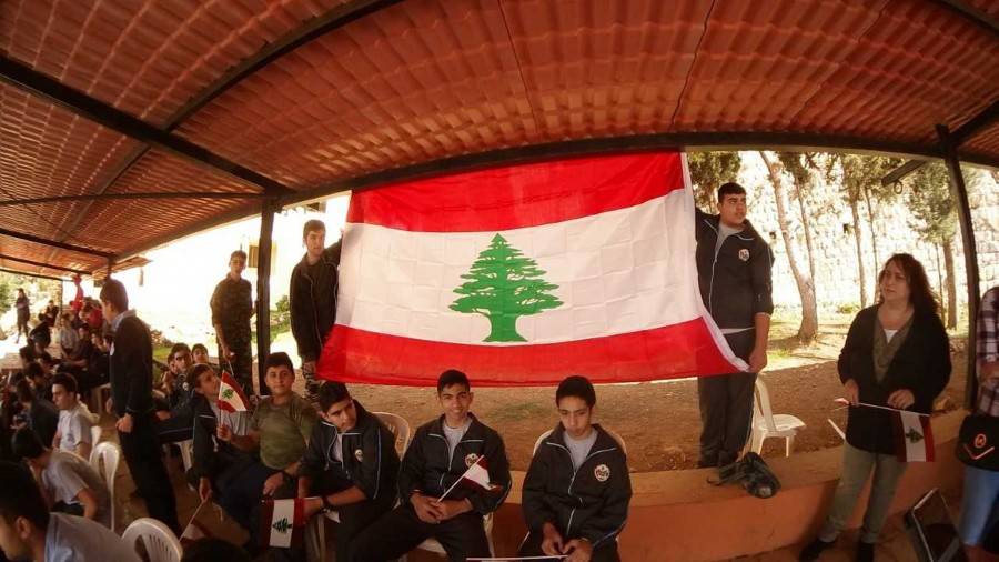 طلاب مدرسة مار شربل درعون حريصا زاروا ثكنة غوسطا لمناسبة عيد الاستقلال