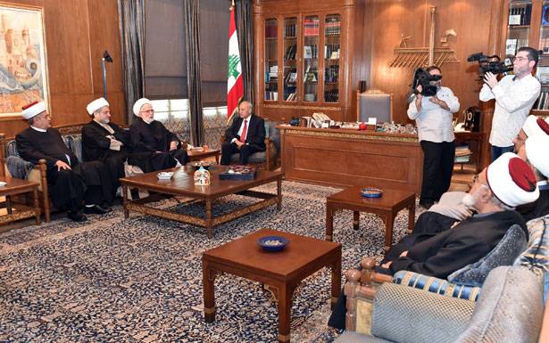 برّي عرض وشاتيلا المستجدات الراهنة
«تجمّع العلماء»: سلاح المقاومة خط أحمر
