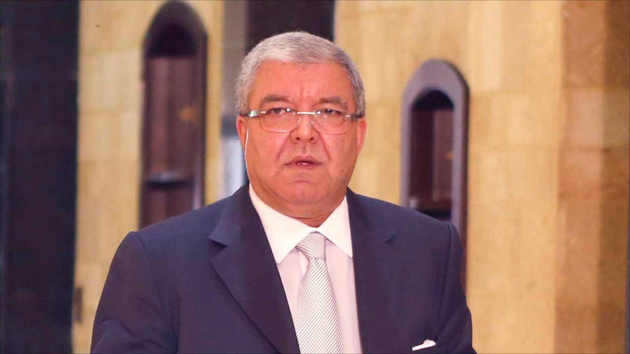 المشنوق: التريث لا يعني عدم الإستقالة