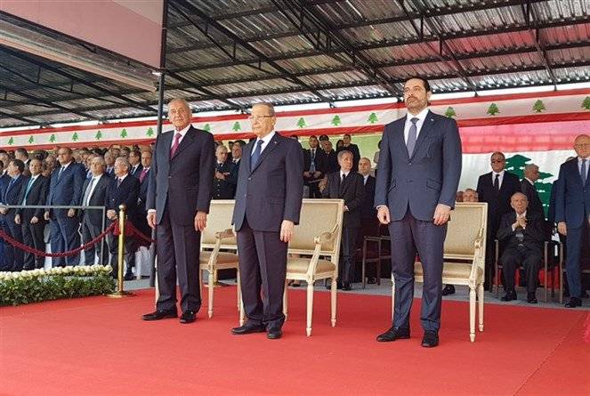 صورة الرؤساء عون وبري والحريري قبيل انطلاق الاحتفال