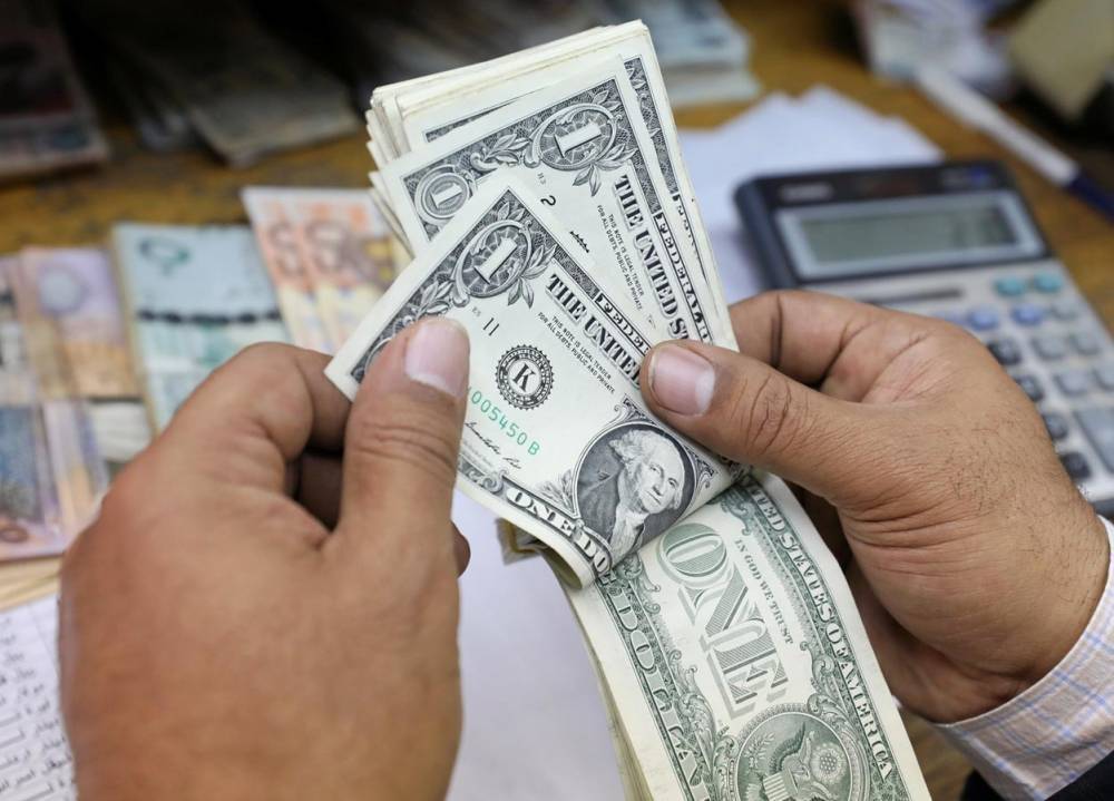 بعد إعلان الحريري تريثه بتقديم استقالته ..هذا ما حصل بسندات لبنان الدولارية !