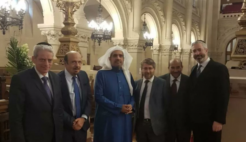 وزير عدل سعودي سابق يزور اكبر كنيس يهودي في باريس!