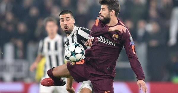 تطورات حول تجديد عقد بيكيه مع برشلونة