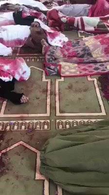 مشاهد أولية للحظة الهجوم الارهابي على مسجد في سيناء