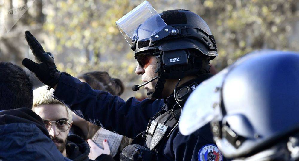 إلقاء قنبلة على قوات فرنسية في بوركينا فاسو قبيل وصول ماكرون