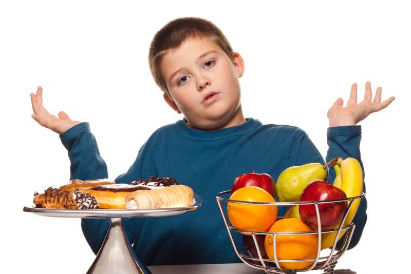ما هي الطرق الصحيحة للتعامل مع الطفل البدين؟